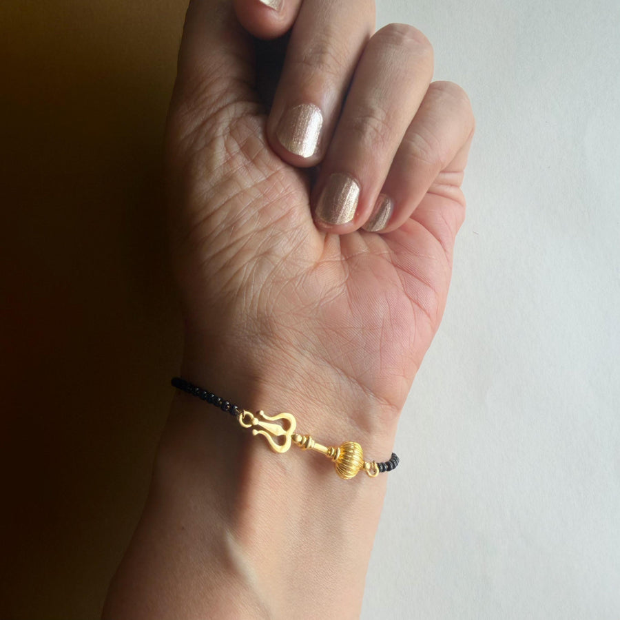 Women Shivastra 22k Gold-plated Brass Bracelet with Black Onyx